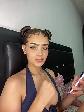 isabella-hot12 online show from April 13, 6:20 pm