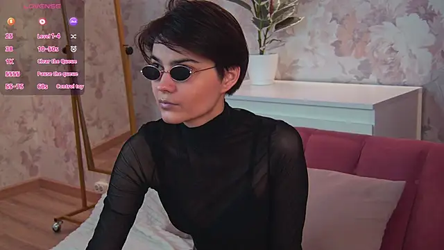 Luna Williams  online show from March 30, 5:29 am