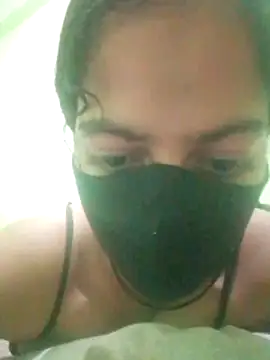 nidhiyadav00 online show from April 15, 7:03 pm