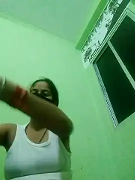 nidhiyadav00 online show from April 18, 7:58 pm