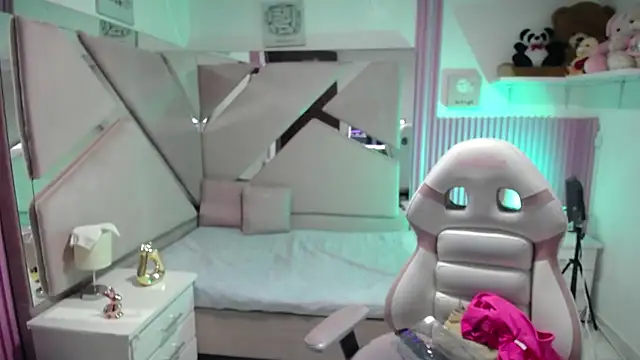 Ebony rizon online show from April 6, 1:01 pm