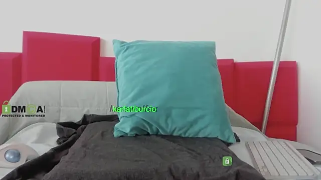 karlatiburcio online show from April 6, 1:27 am