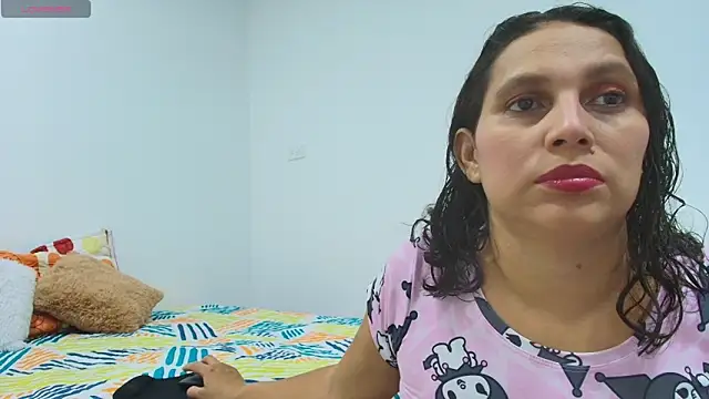 carlaantonellii online show from April 21, 4:08 am