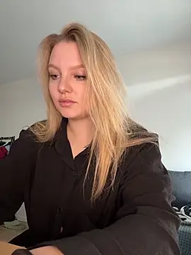 bettyloveu online show from March 31, 11:10 am