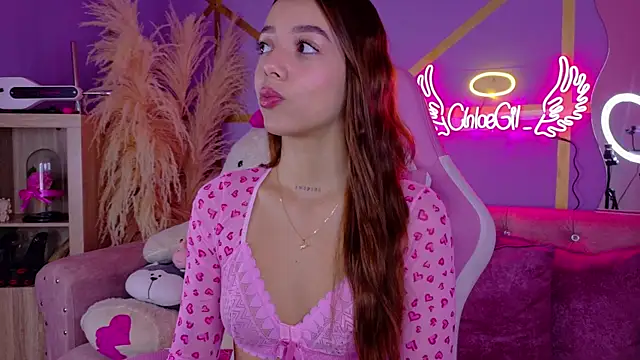 ChloeGil online show from April 22, 10:01 am