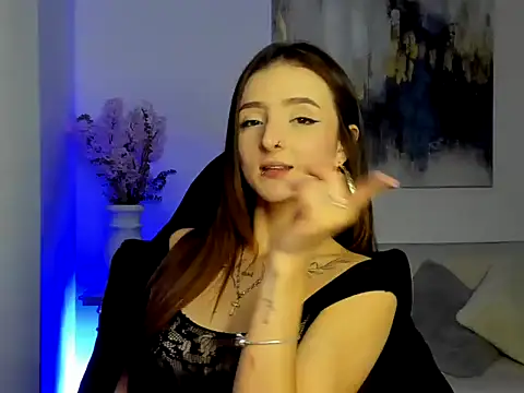 Lilyt Cooper online show from April 16, 4:13 am