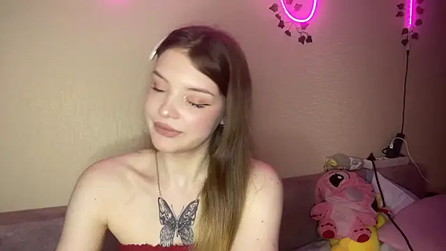 Lily  Moon  online show from April 12, 6:11 pm