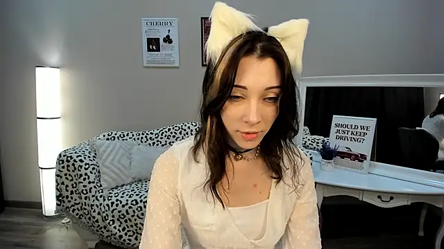 LeilaTaylors online show from April 9, 6:05 am