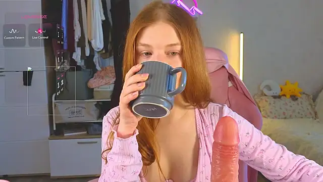 GoldenSunBunny online show from June 8, 7:31 am