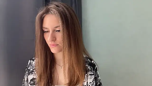 Moonstarisrares online show from April 17, 8:27 am