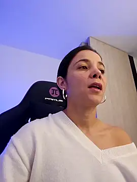 miaeyex online show from April 15, 11:55 am