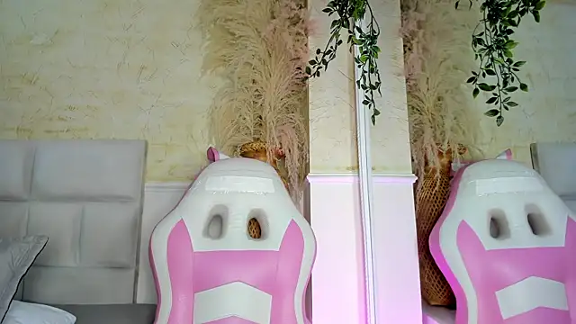AlondraSoomer online show from July 21, 6:47 am
