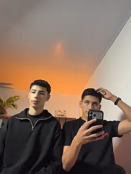 SebastianReed  online show from April 19, 4:56 am