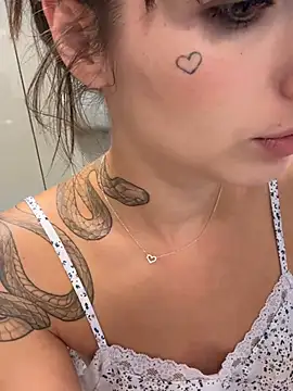 xsugarbabe online show from July 14, 9:30 pm