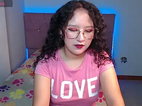 littlelion18 online show from April 16, 2:06 pm
