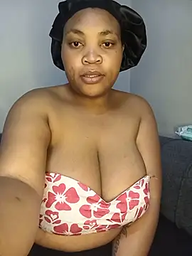 BeverlyQueen15 online show from June 26, 11:28 pm