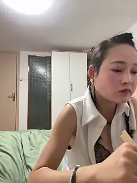 fangfang2026 online show from March 18, 12:10 pm