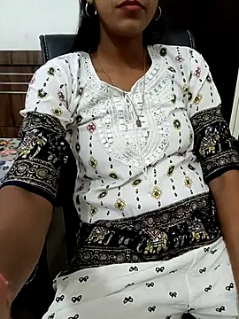 aushi rajput online show from April 5, 6:40 pm