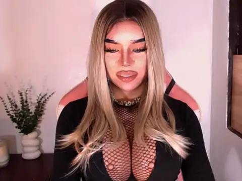 Zandralopez online show from March 31, 2:44 am