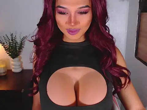 Zandralopez online show from April 19, 6:10 pm