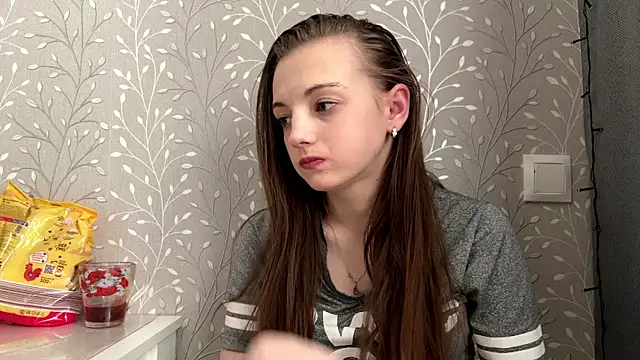 TatumLage online show from April 11, 12:31 pm