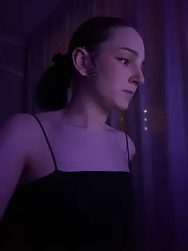 sweetNoiisee online show from March 17, 6:45 pm