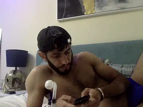 LatinBigClouds22cm online show from March 15, 11:18 pm