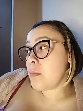 lua-bfly online show from June 25, 12:21 am