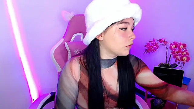 Nahia Brm online show from April 24, 3:04 pm