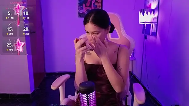 Oliviasims online show from April 5, 9:36 pm