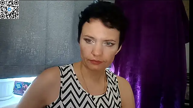 HotMamaQueen234 online show from June 18, 11:59 am