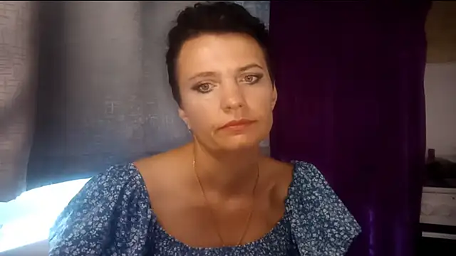 HotMamaQueen234 online show from August 5, 11:27 am