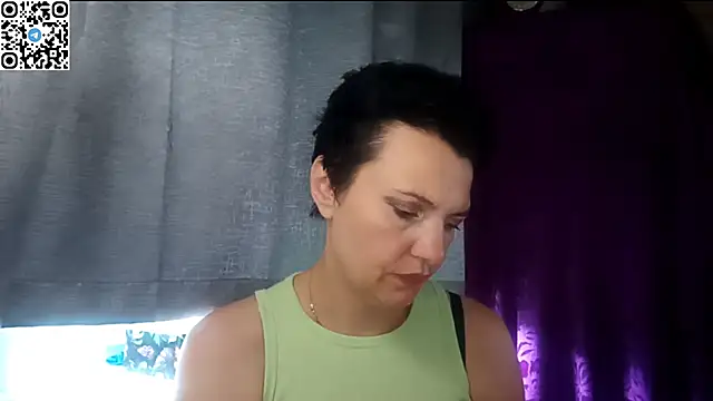 HotMamaQueen234 online show from June 12, 12:35 pm