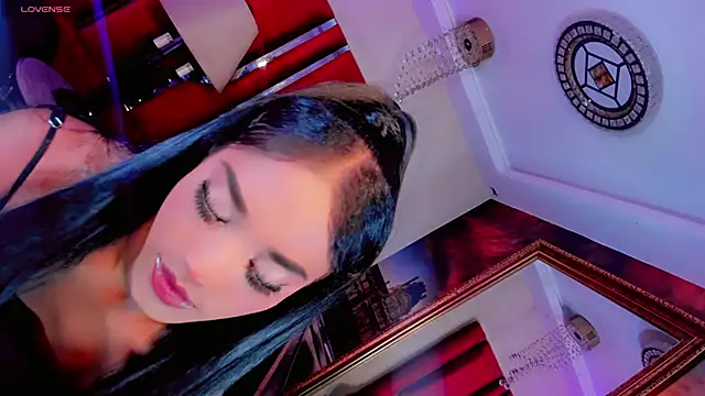 Paola Delfino online show from April 14, 11:32 am