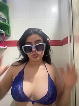 LinaEvansonn online show from April 22, 10:51 pm