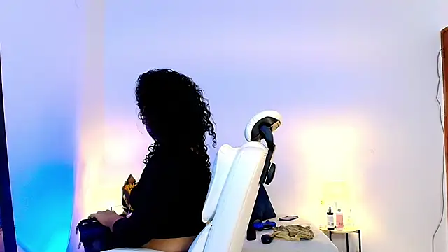Luciianita lov199 online show from May 17, 8:19 pm