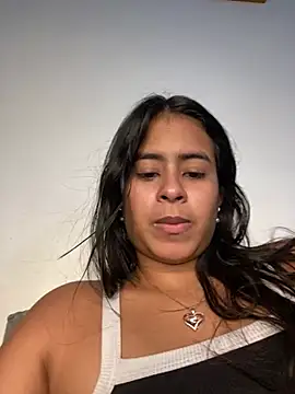 lucirganaxxx online show from April 9, 6:19 am