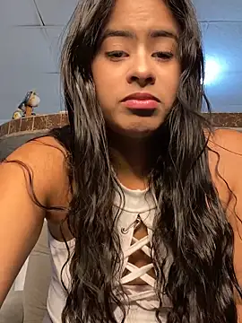 lucirganaxxx online show from April 18, 4:04 am