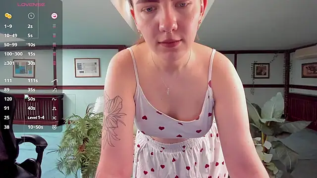 Kirarustle1 online show from April 27, 1:35 am
