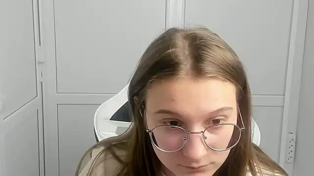 Mia kristal online show from March 19, 8:51 am