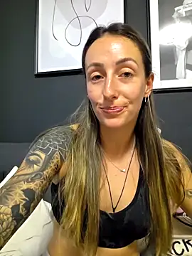 NicoleKaiser online show from April 19, 6:10 pm