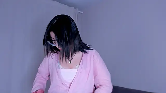 emi okado online show from March 18, 3:39 pm