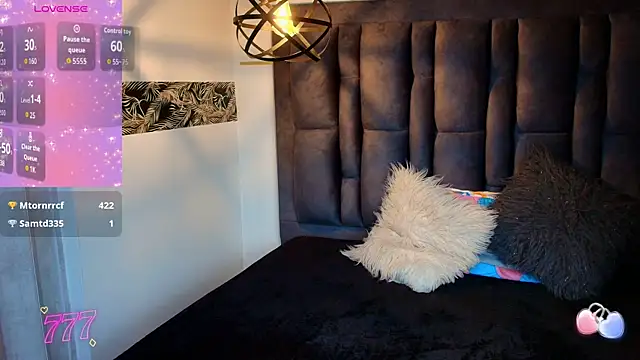 BONIE WILLS online show from April 15, 12:49 pm