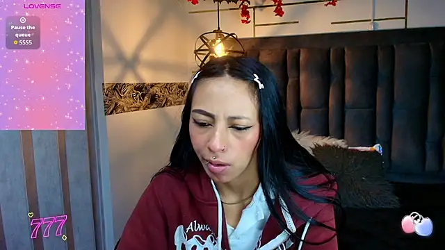 BONIE WILLS online show from April 16, 12:05 pm