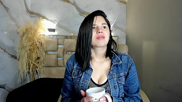 Cata black online show from April 22, 1:08 pm