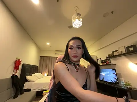 Ur topQeents online show from April 21, 2:04 am
