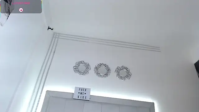 Kloe  watson online show from April 15, 1:39 am