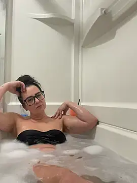 yourgoodgirl85 online show from March 18, 1:32 am