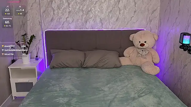 kittysocutie online show from April 6, 1:16 am