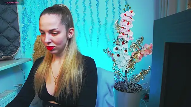 Alexandracandy online show from April 6, 12:28 pm